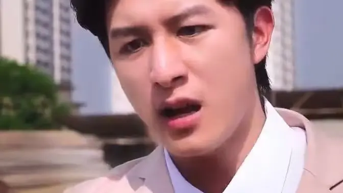 梦回千禧，职场逆袭！《重生2000之王牌助理》：看小人物如何玩转商界风云，爆笑又励志！